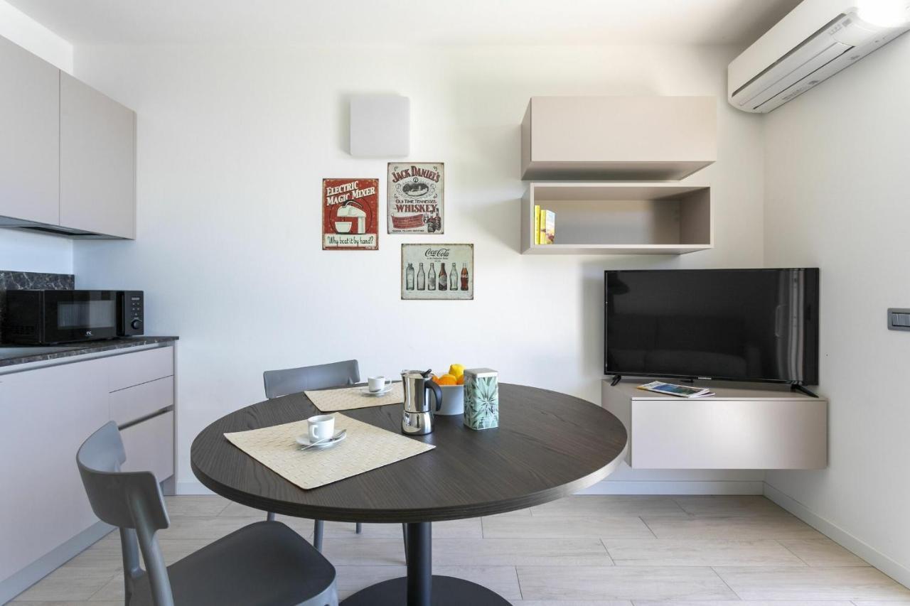 Raffaello Residenza Borgo Degli Artisti 2 Parzanica ภายนอก รูปภาพ