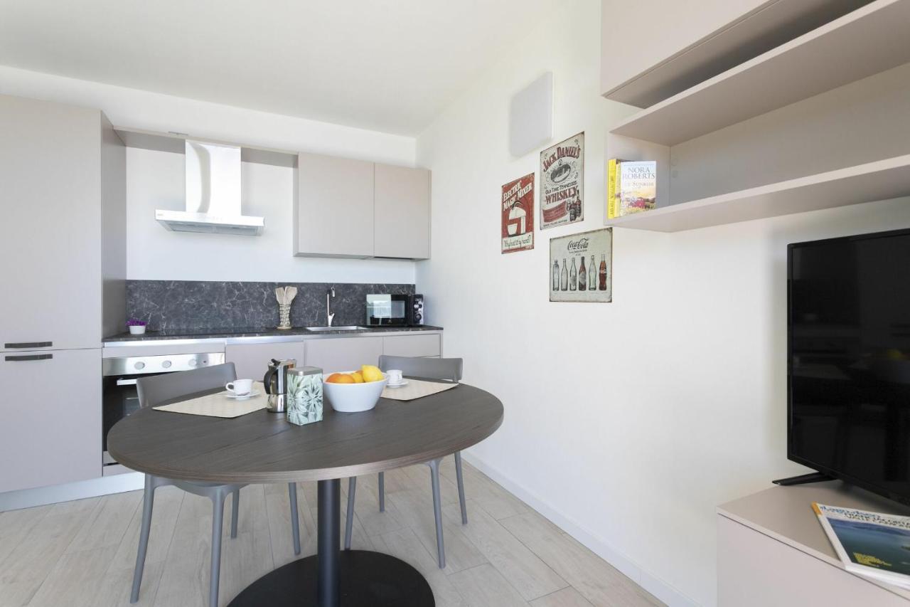 Raffaello Residenza Borgo Degli Artisti 2 Parzanica ภายนอก รูปภาพ